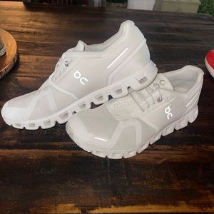 White on clouds size 12 Men’s